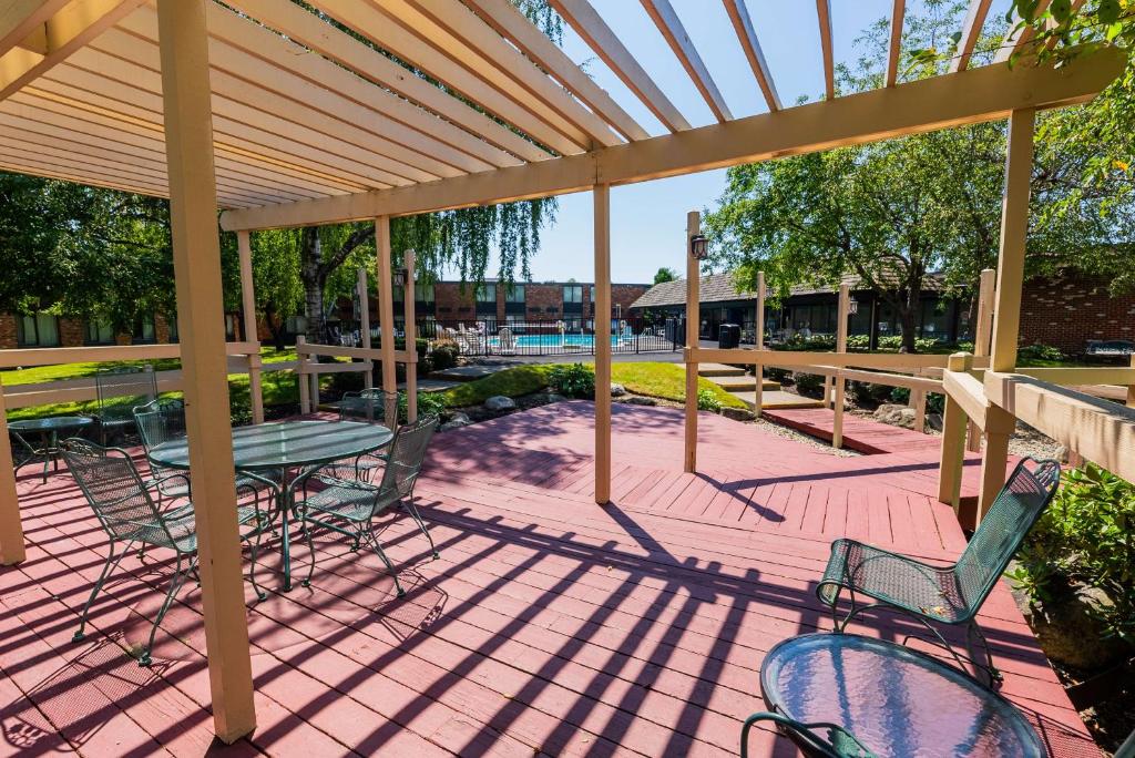 Fireside Inn & Suites Portland photo