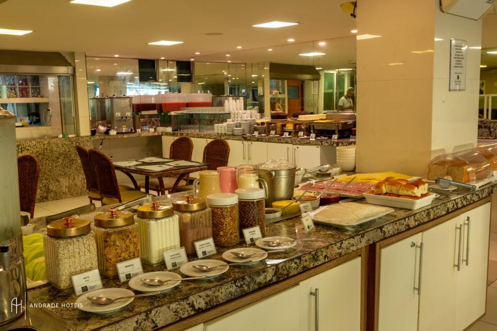 Comida no hotel ou em algum lugar perto