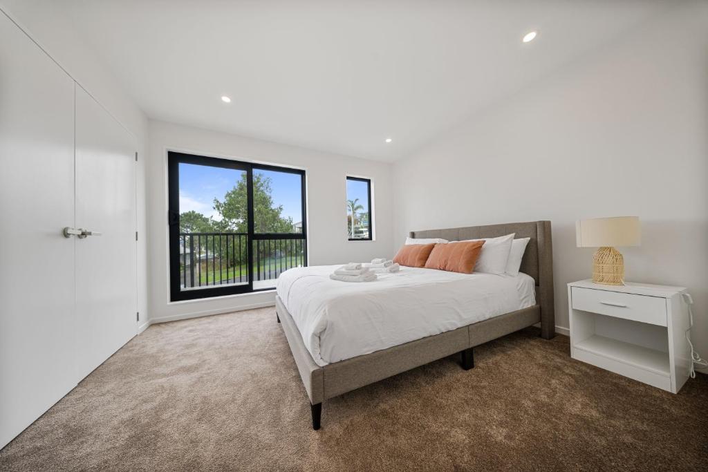 West Harbour Modern 4-Bedroom Retreat - Resim 2