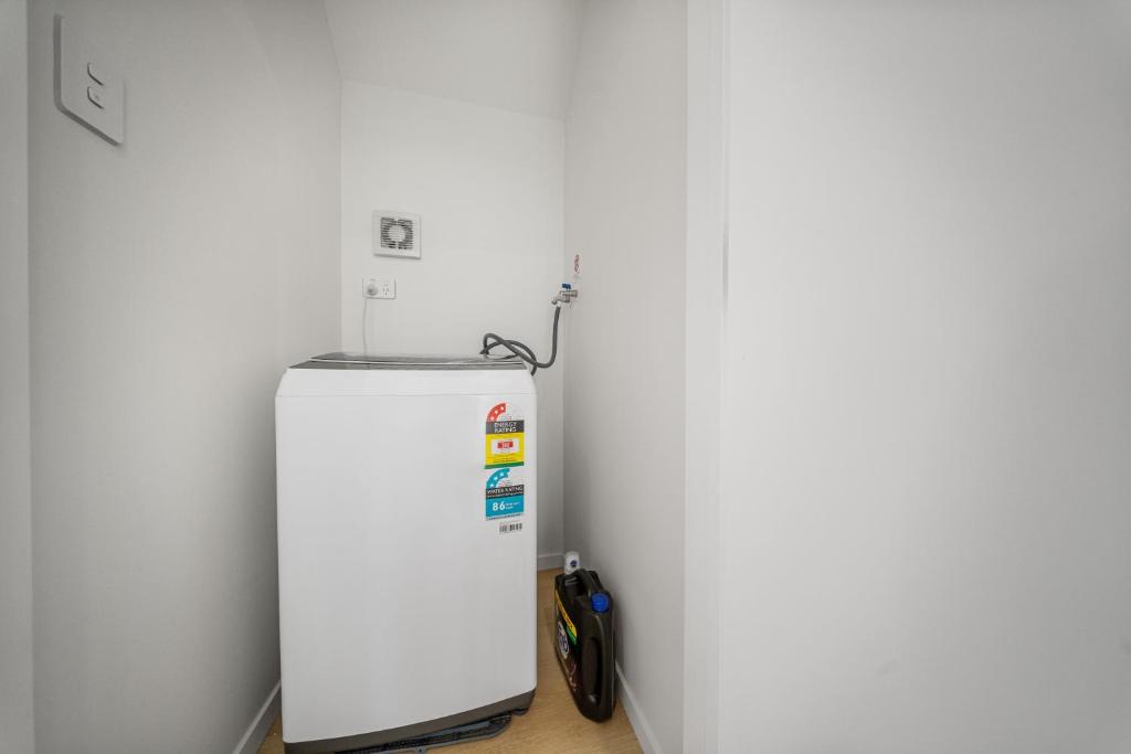 West Harbour Modern 4-Bedroom Retreat - Resim 11