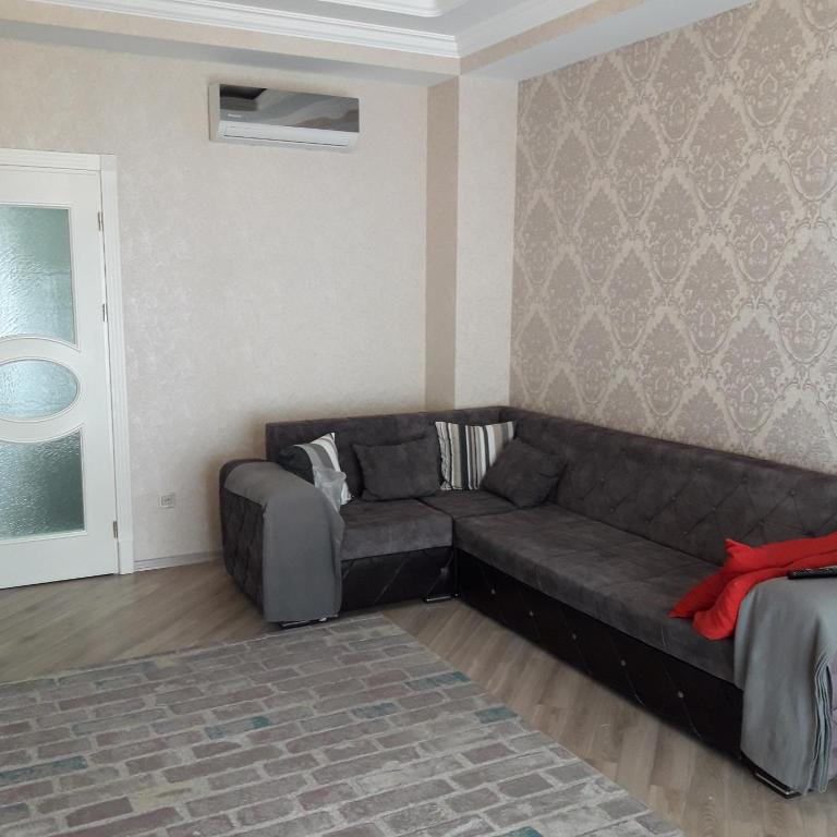 Flame Towers .metro Icheri Sheher. - Apartment With View And Balcony
