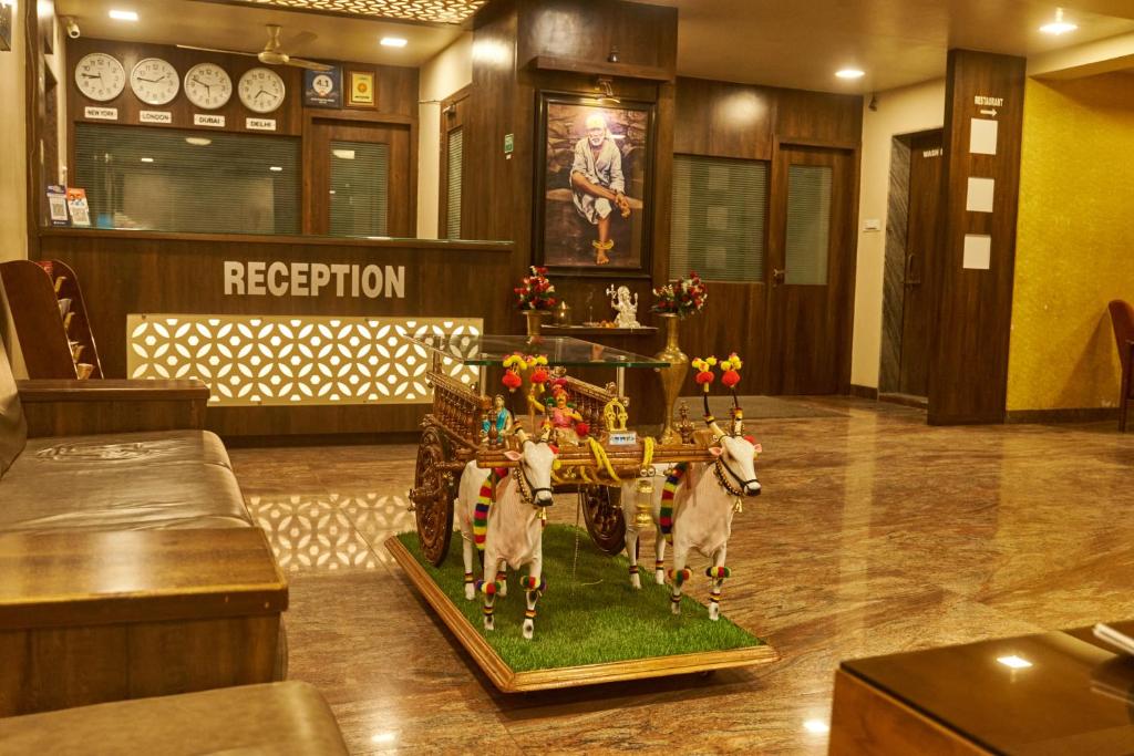 Vstupní hala nebo recepce v ubytování Hotel Pride Inn Shirdi