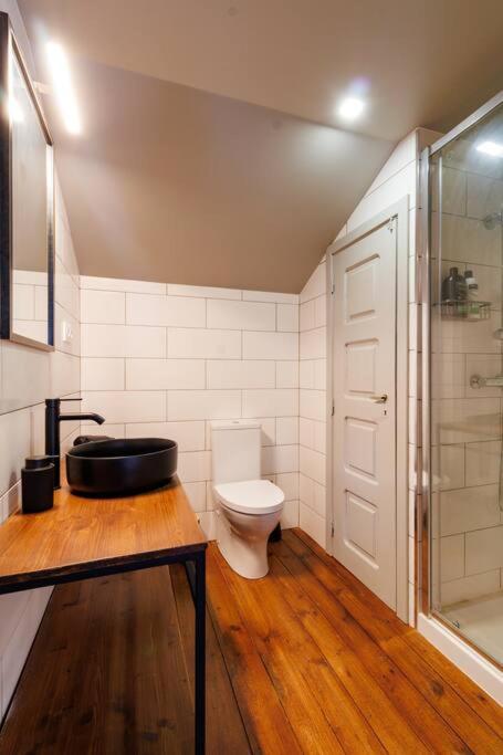 Koupelna v ubytování Townhouse Seia - Comfort and style in the historic heart of Seia