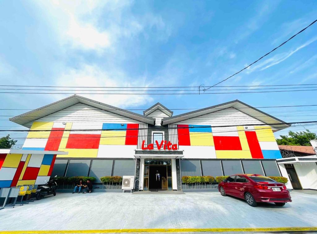 Το κτήριο όπου στεγάζεται  το διαμέρισμα