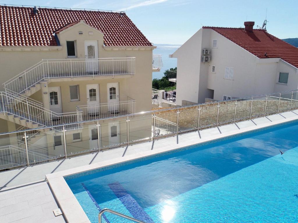 Villa Samba - Luxury One-Bedroom Apartment with Balcony and Sea View