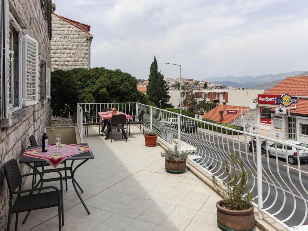Apartments Sisic - One Bedroom Apartment with Terrace