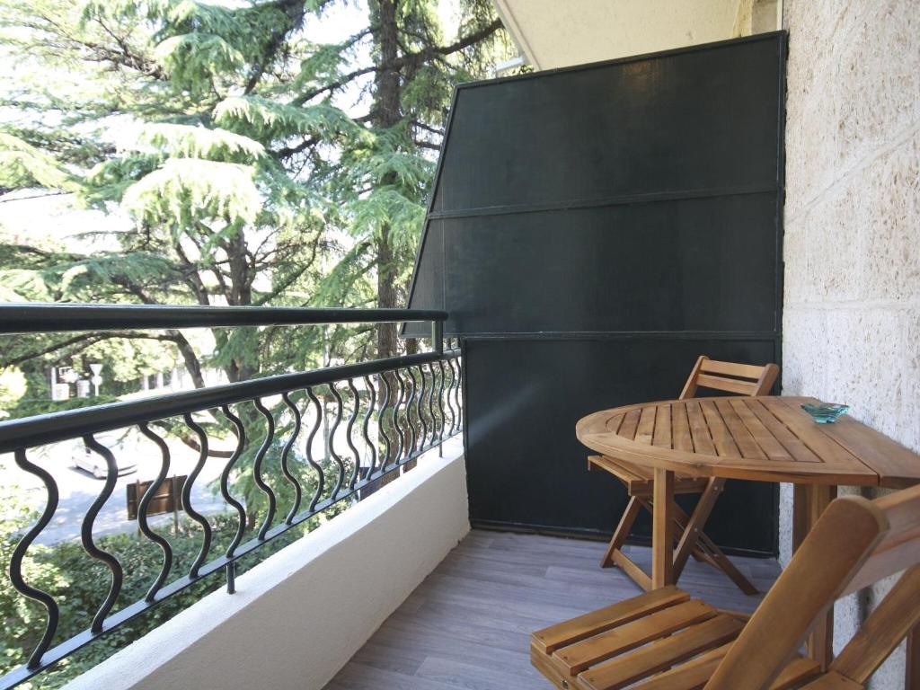 Apartment Goge - One-Bedroom Apartment with Balcony