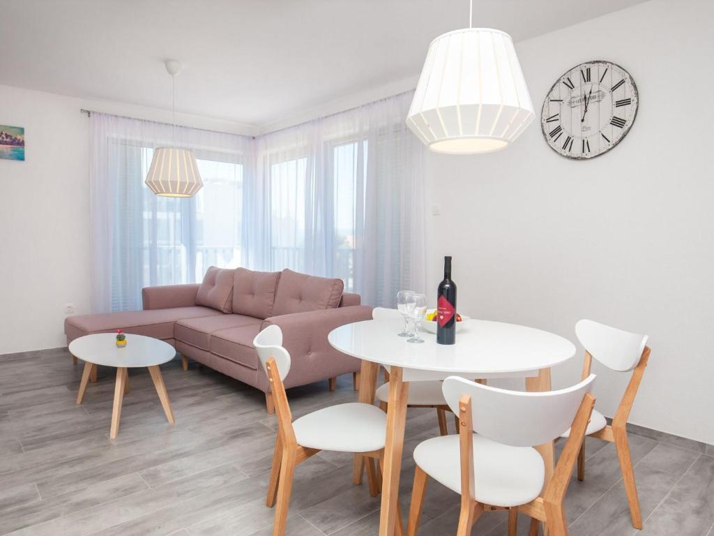 Apartments Dva Galeba - One Bedroom Apartment with Partial Sea View 104