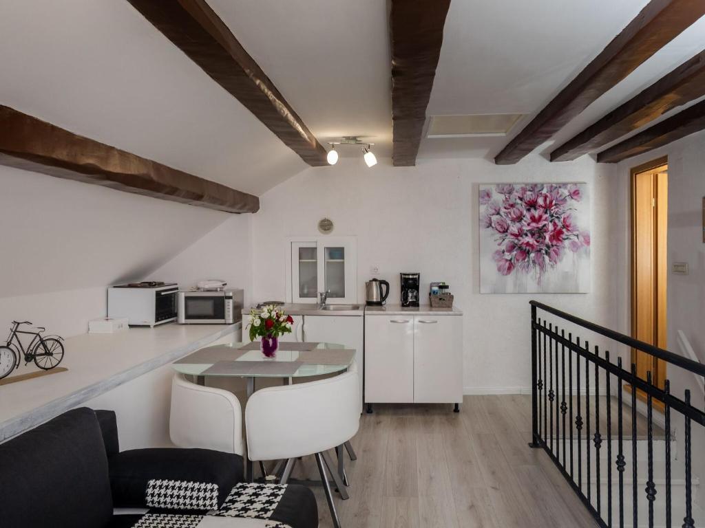 Old Town Charming Nest - One Bedroom Apartment