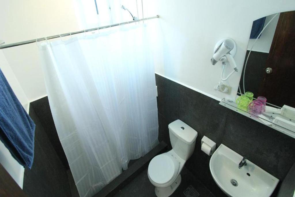Koupelna v ubytování Coron Bluewave Hotel