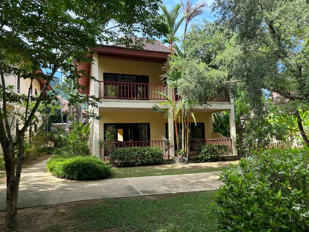 Zahrada ubytování Nang Thong Beach Resort