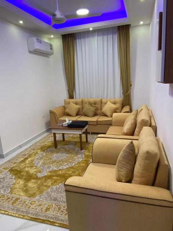 Posezení v ubytování DHAREEZ BEACH HOTEL