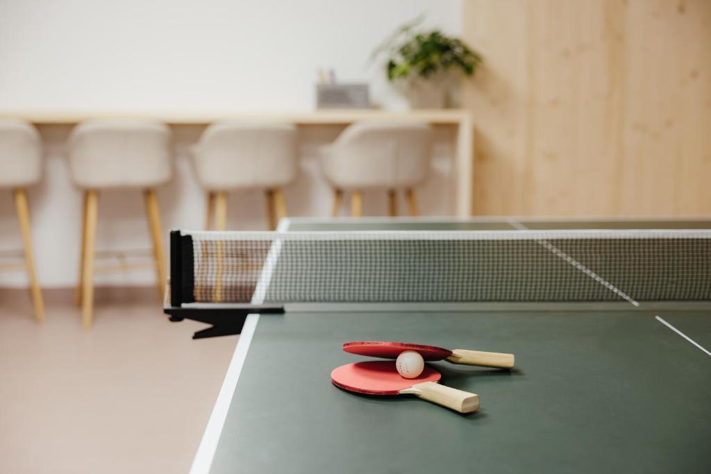 Stolní tenis v ubytování Untermairhof Appartment Residence nebo okolí