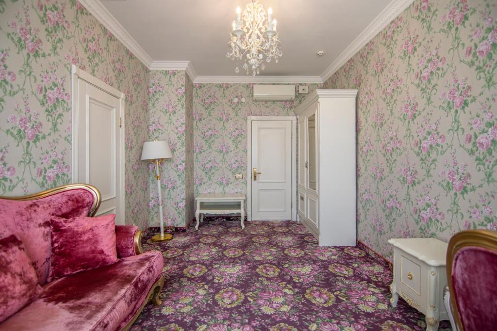Posezení v ubytování Royal Olympic Hotel