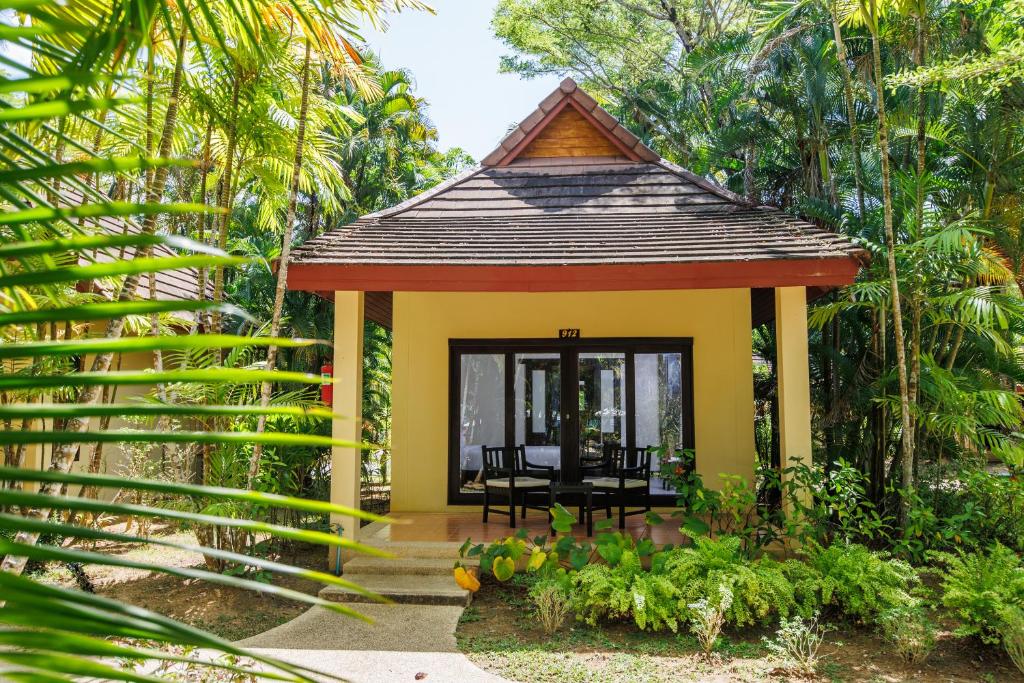 Zahrada ubytování Nang Thong Beach Resort