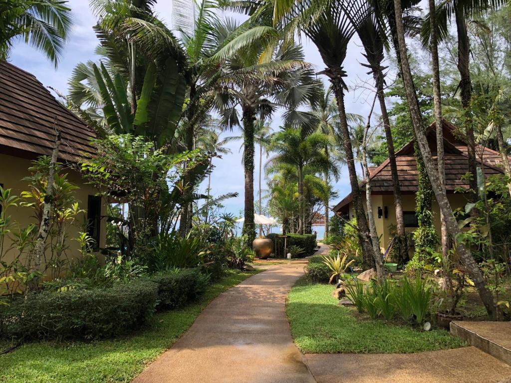 Zahrada ubytování Nang Thong Beach Resort