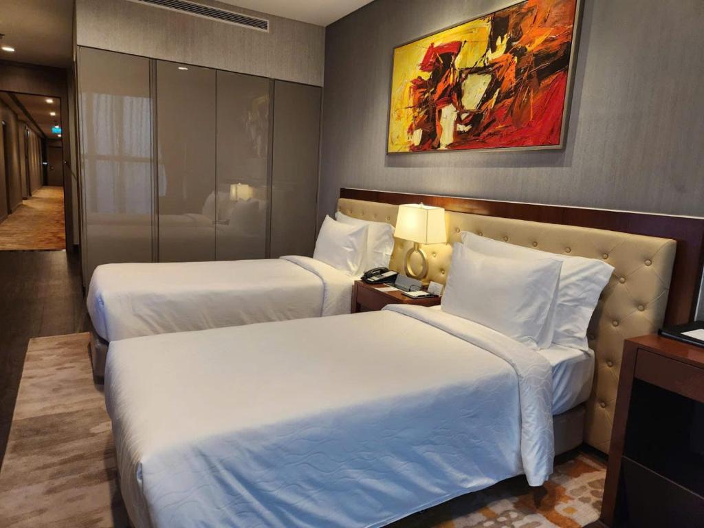 Grand Studio Twin with one-time Complimentary Minibar