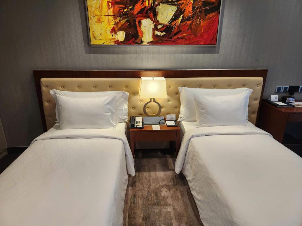 Grand Studio Twin with one-time Complimentary Minibar