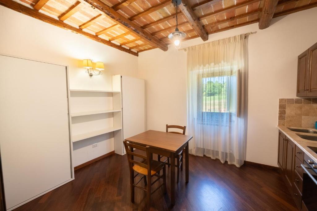 Kuchyň nebo kuchyňský kout v ubytování Agriturismo Rocca del Nera