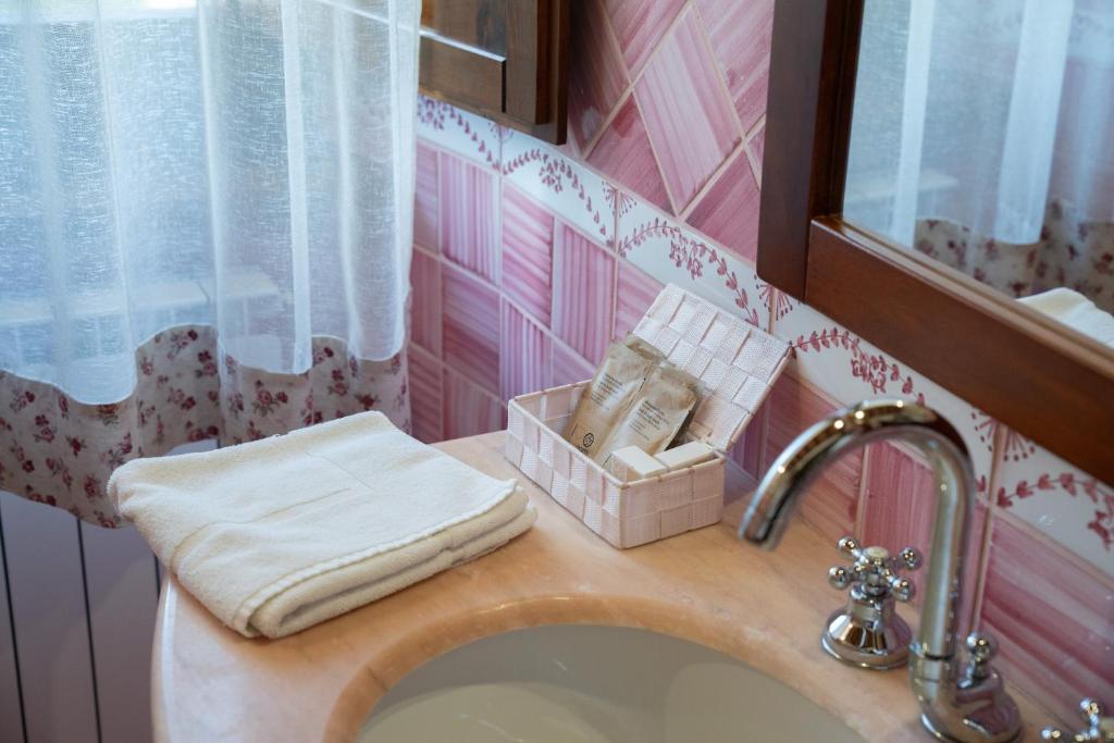 Koupelna v ubytování Agriturismo Rocca del Nera