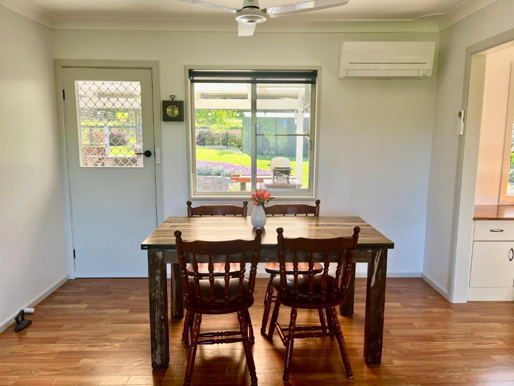 Fotografie z fotogalerie ubytování Cedarvale Cottage v destinaci Boambee