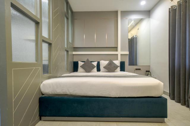 Hotel Miracle 2KM FROM MAHAKAL TEMPLE - 初级套房
