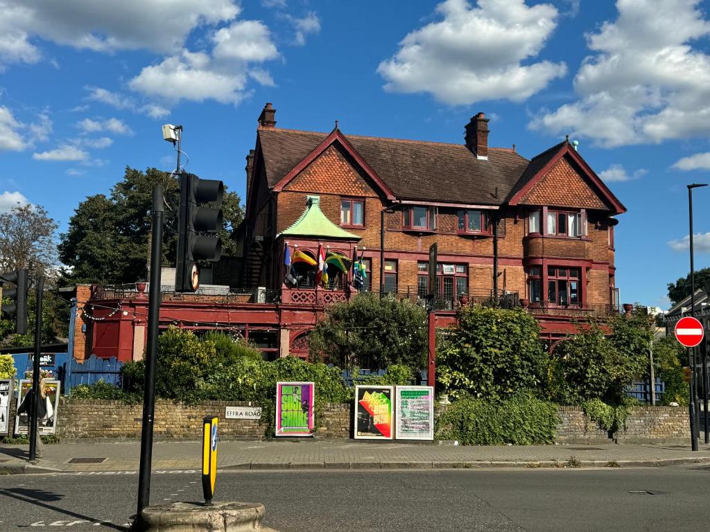 Hootananny Hostel photo