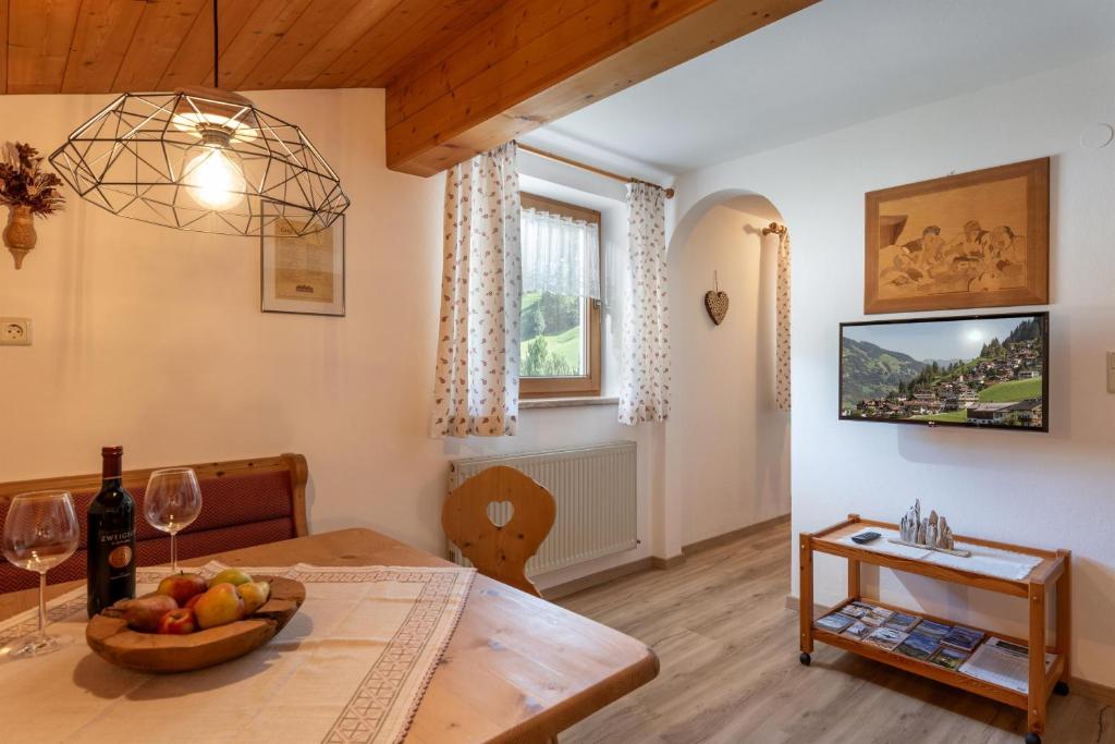 TV a/nebo společenská místnost v ubytování Ferienhaus Barbara