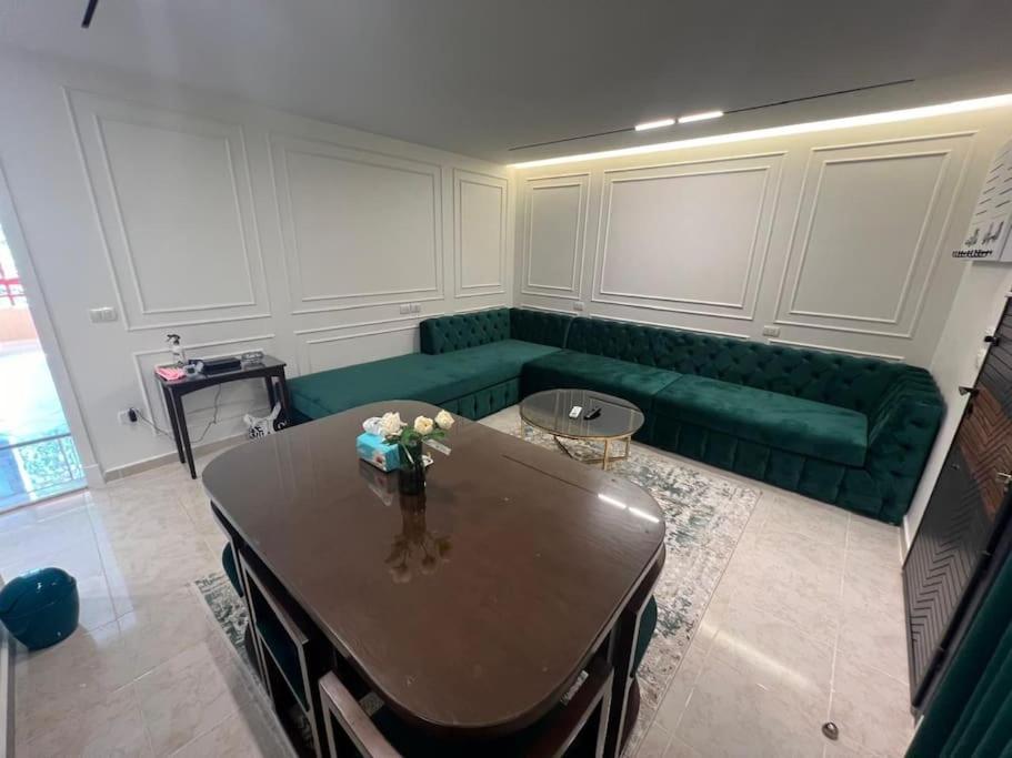 Ruang duduk di New 2BR Apt with Garden for Rent in Prime Location in Rehab City شقة بحديقة للايجار بالرحاب مجموعة 77