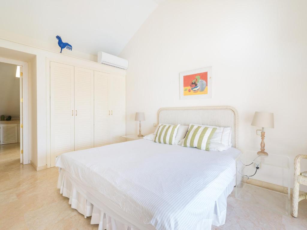 Posteľ alebo postele v izbe v ubytovaní BLUE MARLIN APARTMENT - GRAN CANARIA STAYS