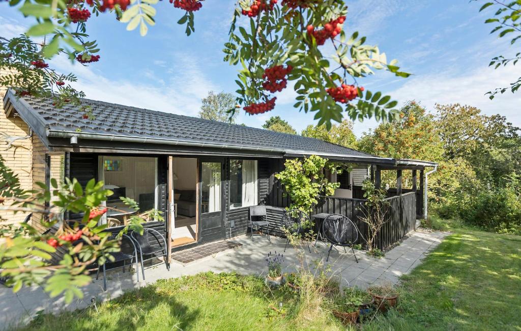 Zahrada ubytování Nice Home In Vejby With Wifi