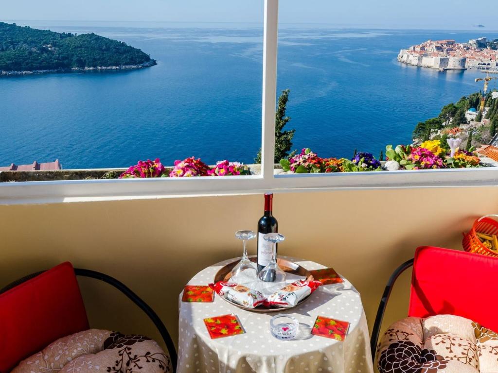 Apartment Vedrana- One-Bedroom Apartment with Balcony and Sea View