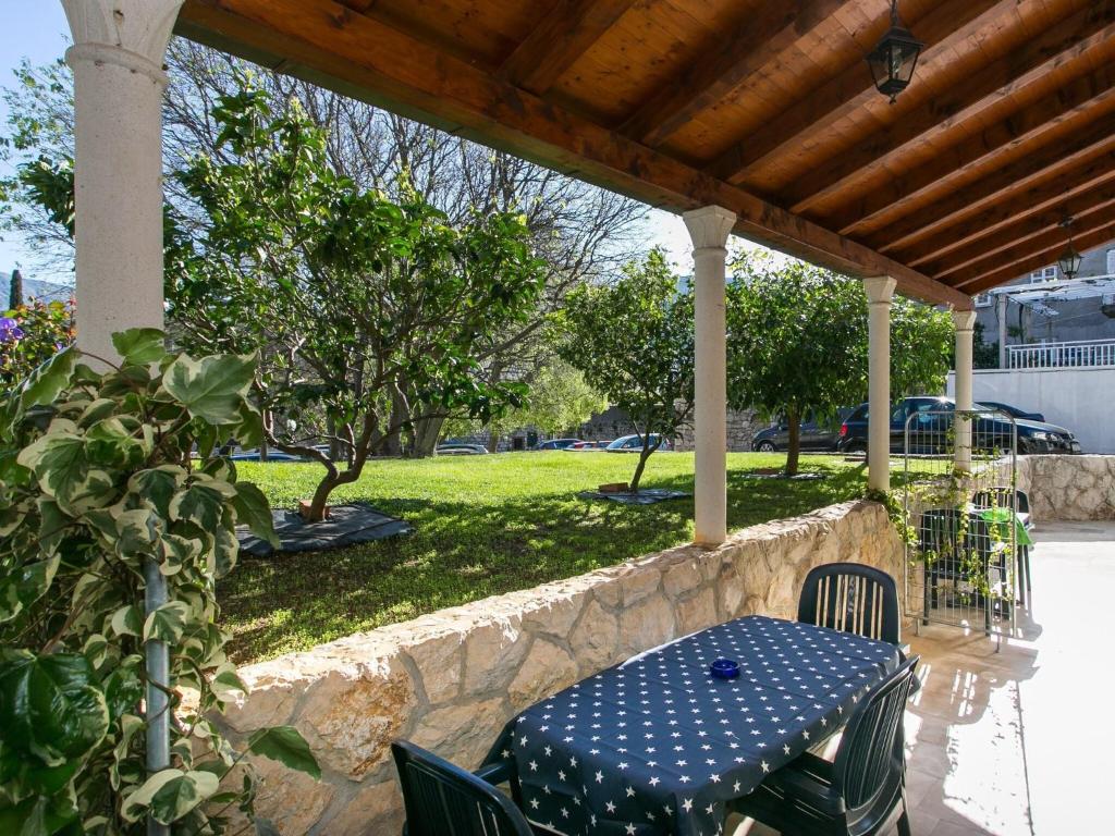 Apartment with terrace for 3 people