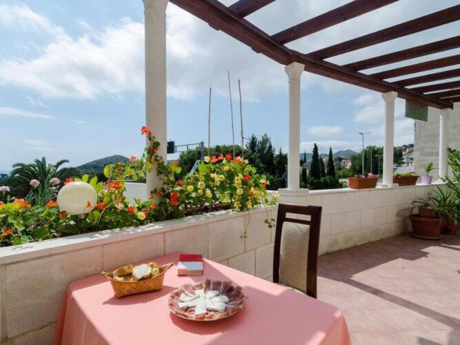 Apartments Mamma Mia - Comfort One Bedroom Apartment with Terrace