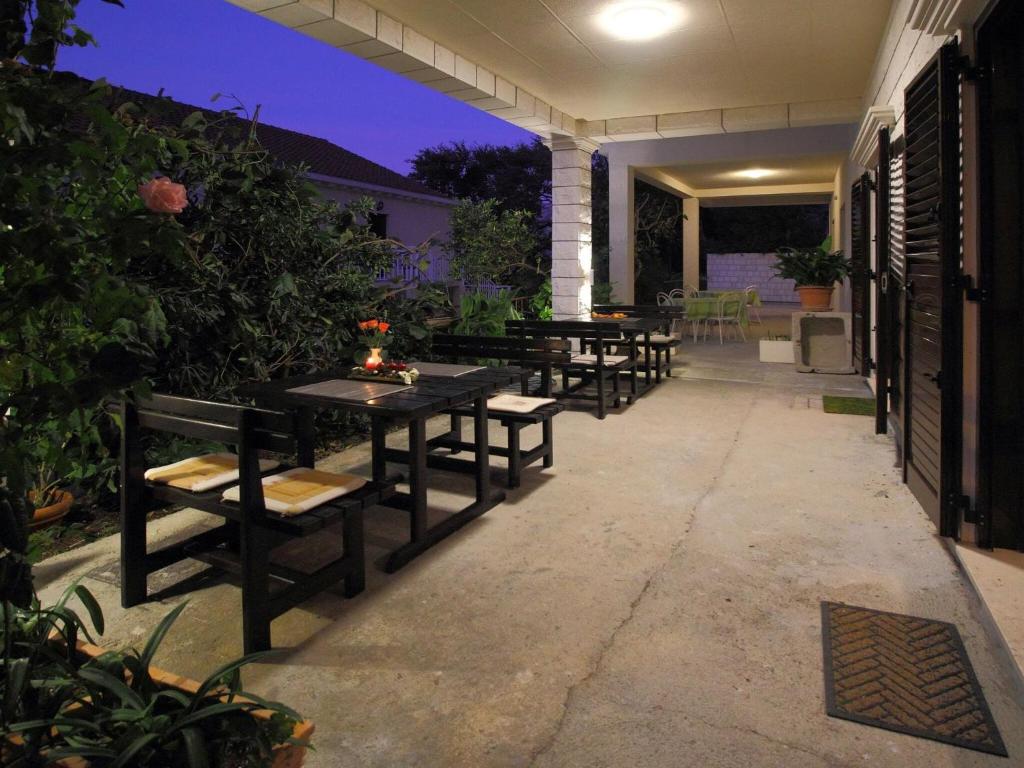 Apartments Magda- Superior Studio Apartment with Patio and Garden View A2