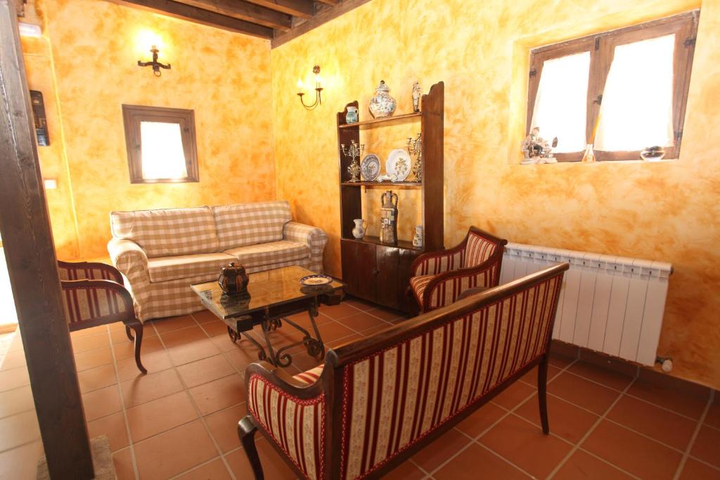 A seating area at Posada Villa Maria