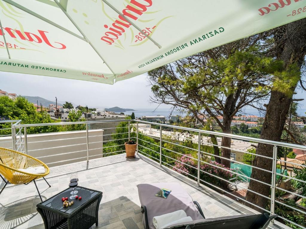 Apartment Eulalija- One-Bedroom Apartment with Terrace and Sea View