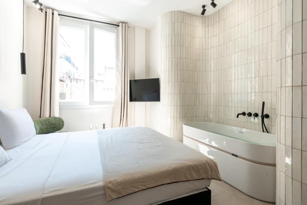 
Deluxe Double Room with Bath

