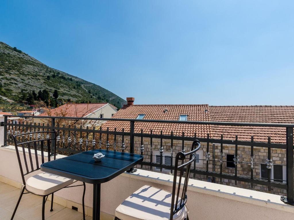 Apartments Life - One Bedroom Apartment with Balcony and Sea View