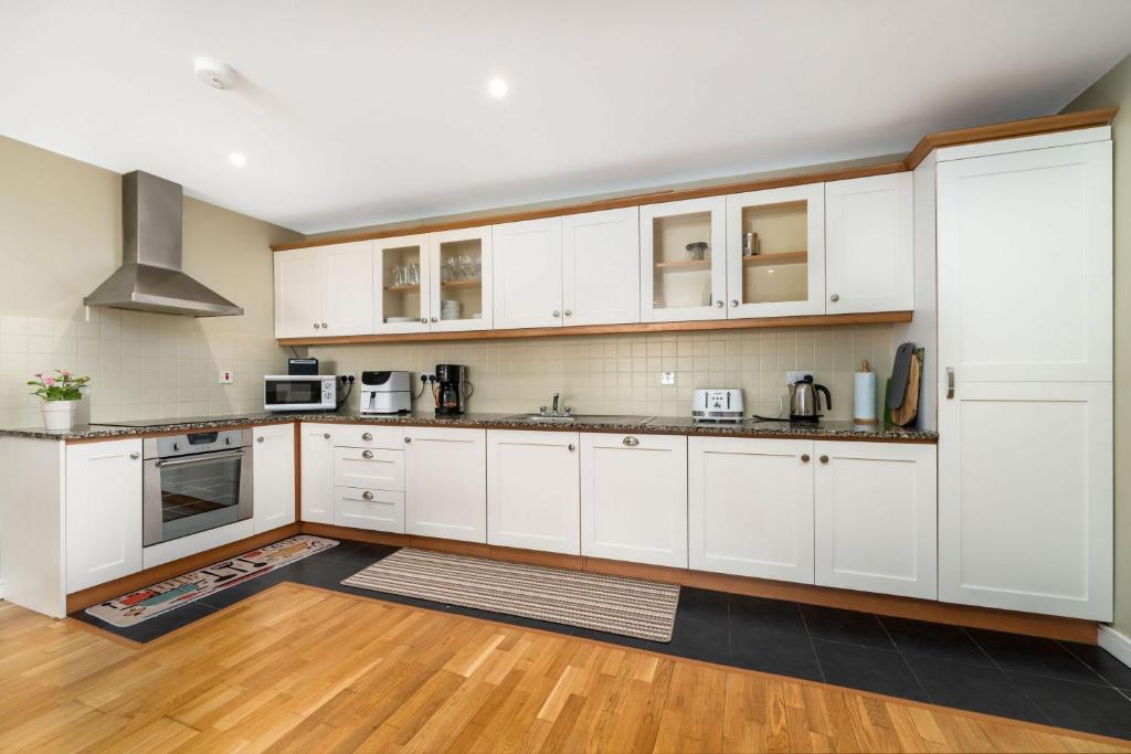 Kuchyň nebo kuchyňský kout v ubytování Apartment 453 - Clifden