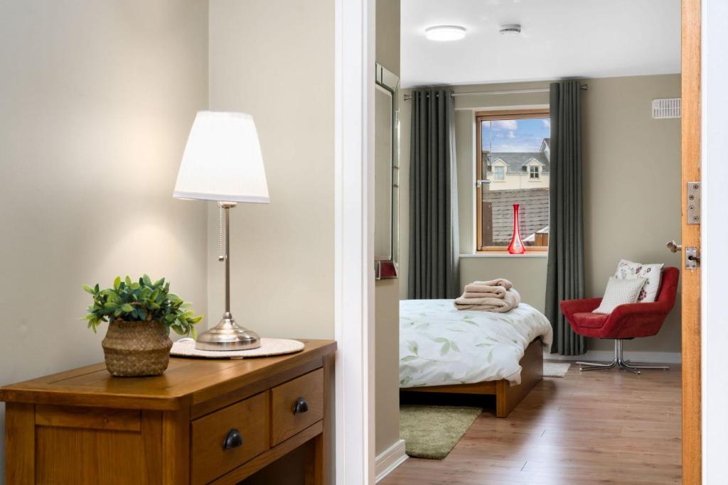 Postel nebo postele na pokoji v ubytování Apartment 453 - Clifden