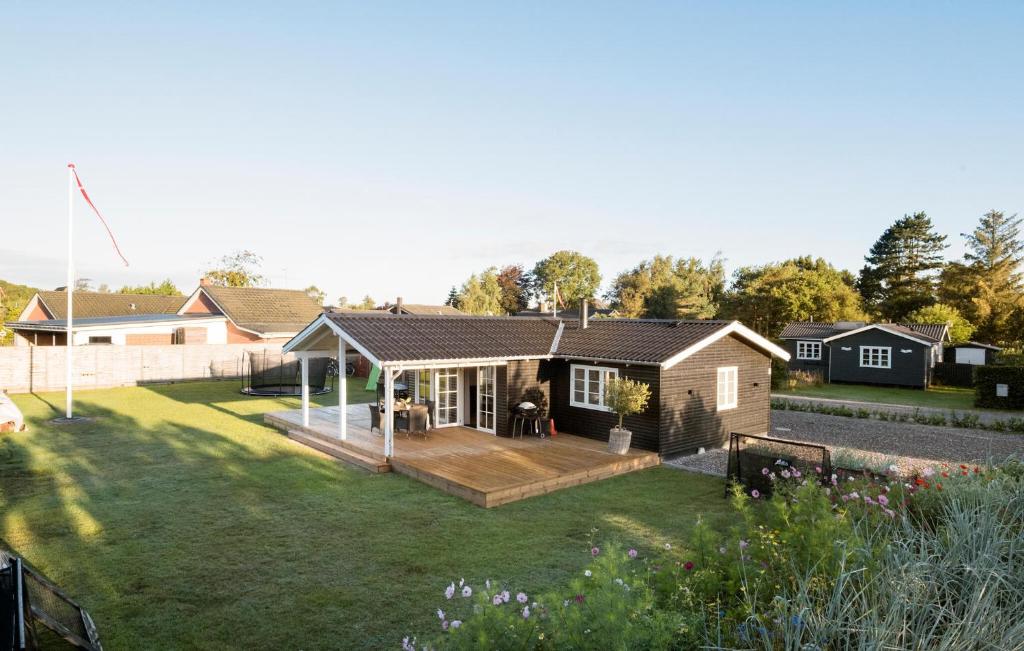 El edificio en el que está la casa vacacional
