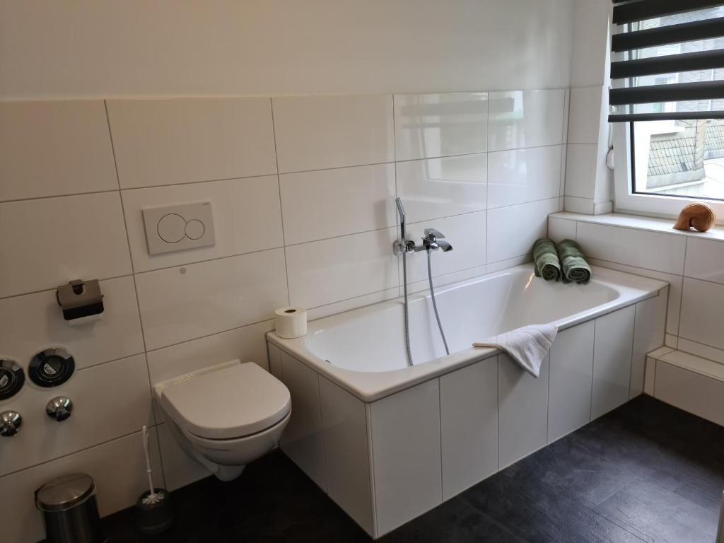 Koupelna v ubytování Pilgrims "Bert" moderne Wohnung 2 SZ top wifi