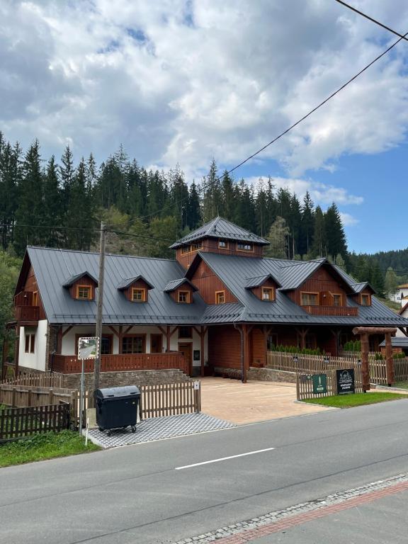 Budova, kde se apartmán nachází
