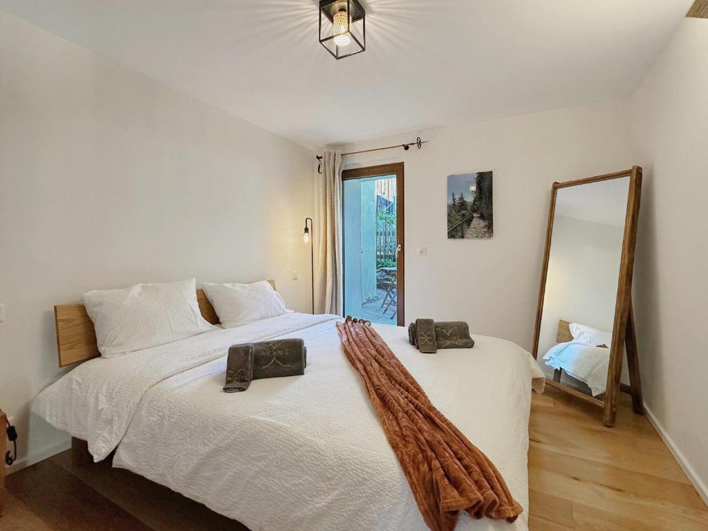 Postel nebo postele na pokoji v ubytování Pilanous Residence - Junior Suite - Swiss Alps