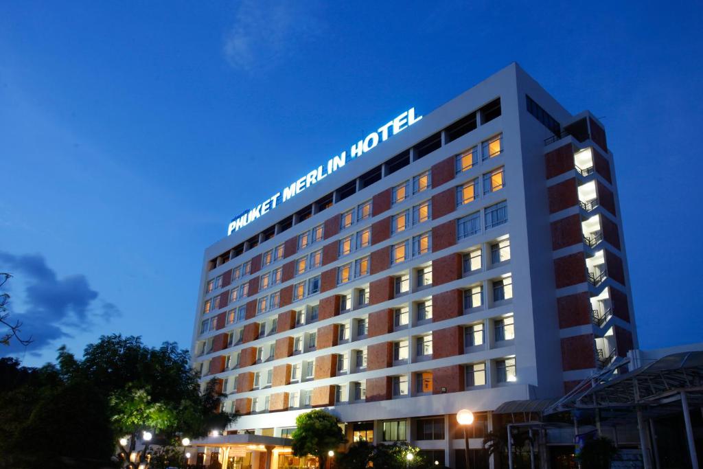 Afbeelding uit fotogalerij van Phuket Merlin Hotel in Phuket