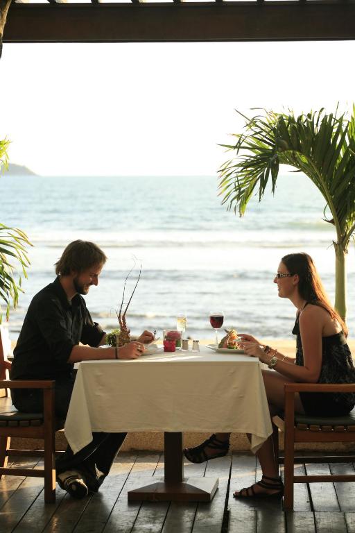 Hosté ubytování Sunset Beach Resort - SHA Extra Plus
