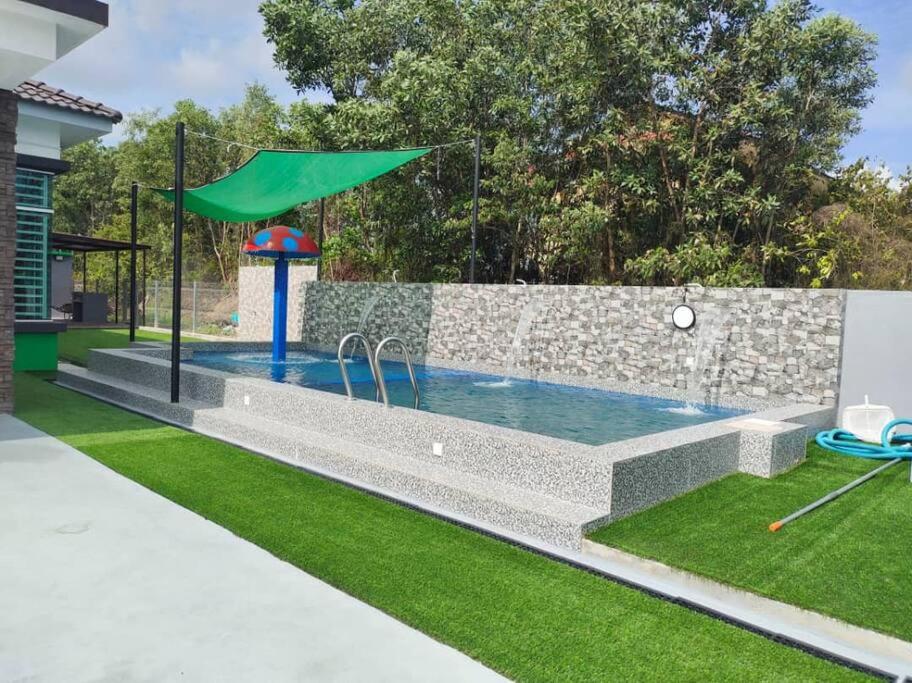 Bazén v ubytování Casa D'Villa Homestay Private Pool Melaka nebo v jeho okolí