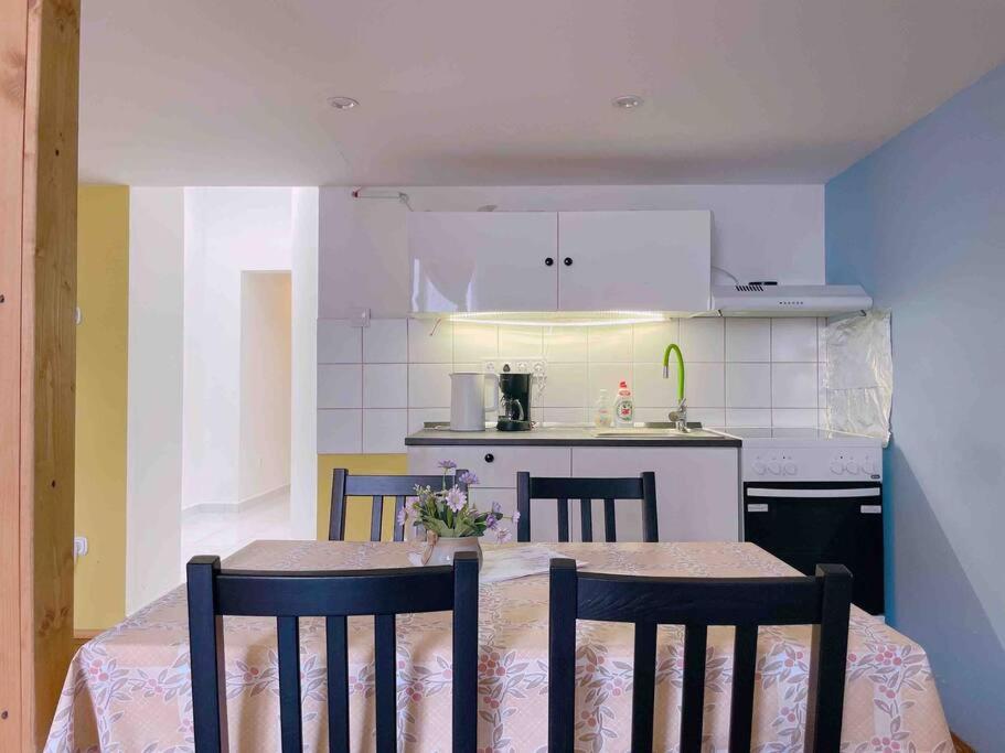 B Downtown modern apartment 1085 Budapest, József körút 9 kép - 1