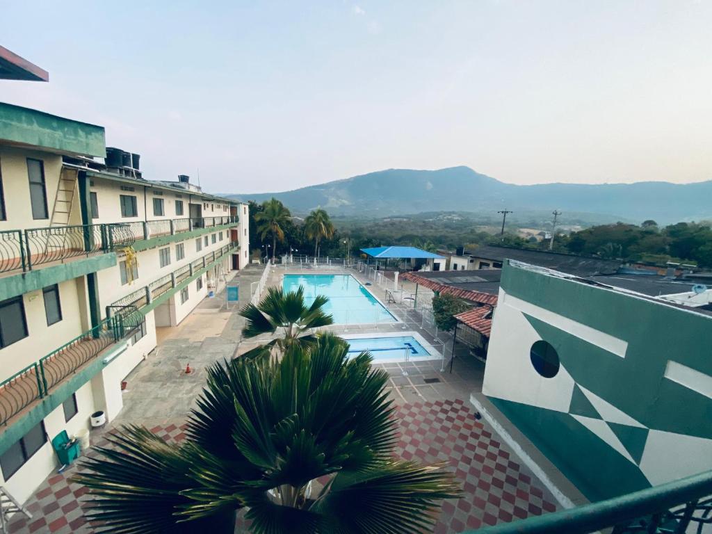 Nespecifikovaný výhled na hory nebo výhled na hory při pohledu z hotelu
